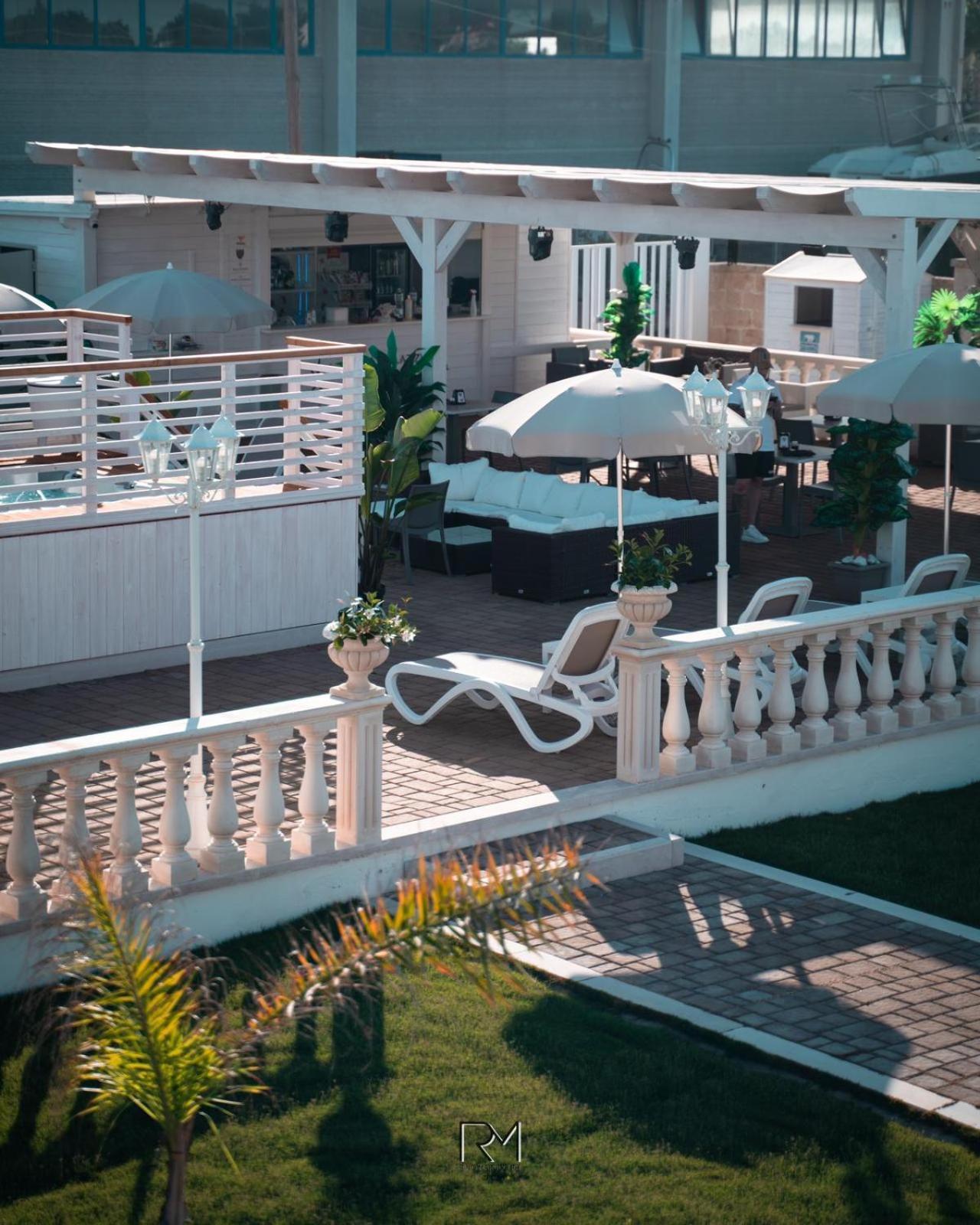 La Palazzina Bed & Breakfast Porto Cesareo Exterior foto